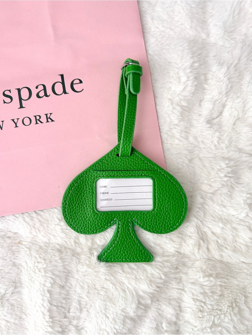 NWT💚Kate Spade Leather Luggage Tag Green Spade Shape Travel Work Gift Paper Bag - Picture 3 of 4